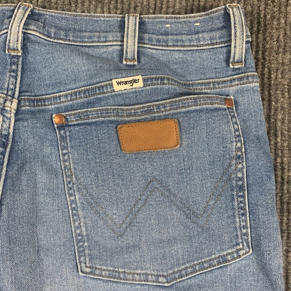 Wrangler Jeans Womens 34x28 Blue Denim Earth Wash Stretch Wriggler Skinny HIgh - Picture 16 of 16